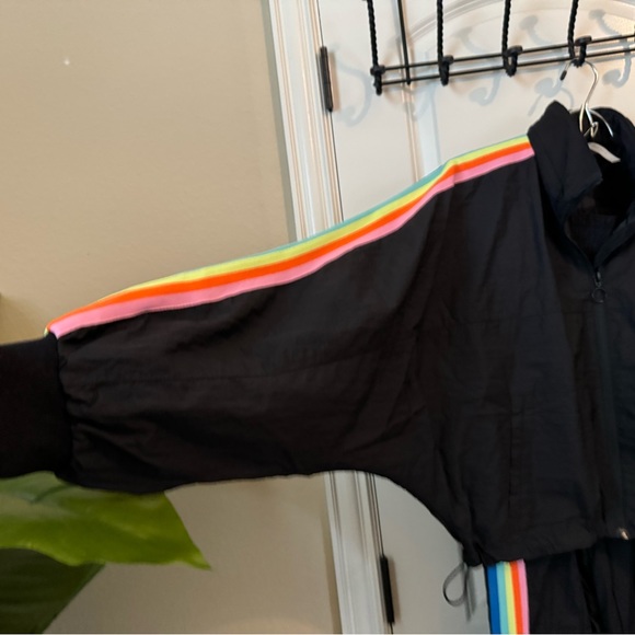 Fabletics black warm up with rainbow stripes. - Picture 4 of 5